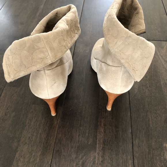 Coach Ankle Boots\Booties, Taupe, Suede, Size 9B - Picture 11 of 11